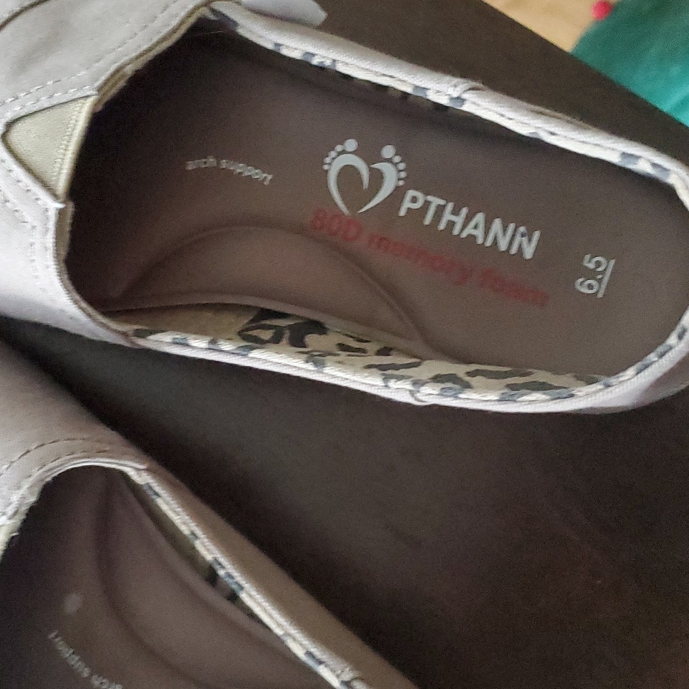 Shoes - Picture 2 of 3